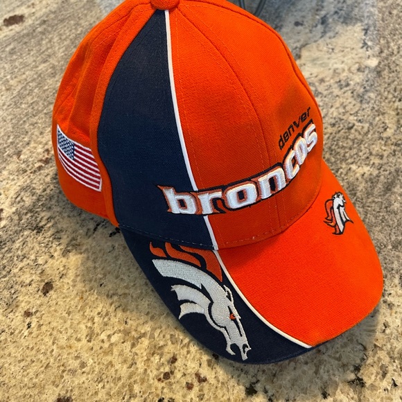Reebok Denver Broncos NFL ball cap - Picture 7 of 7